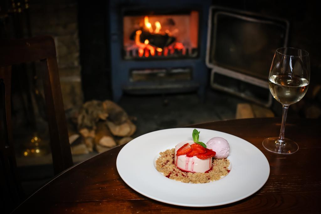 The Plough Inn & Restaurant Congleton Exteriör bild